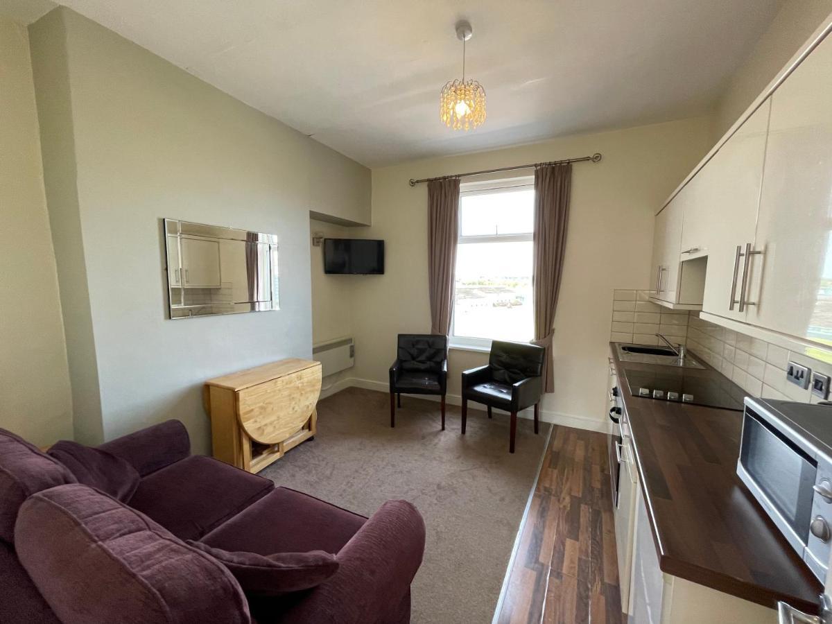 45 The Square Holiday Apartments 스카버러 외부 사진