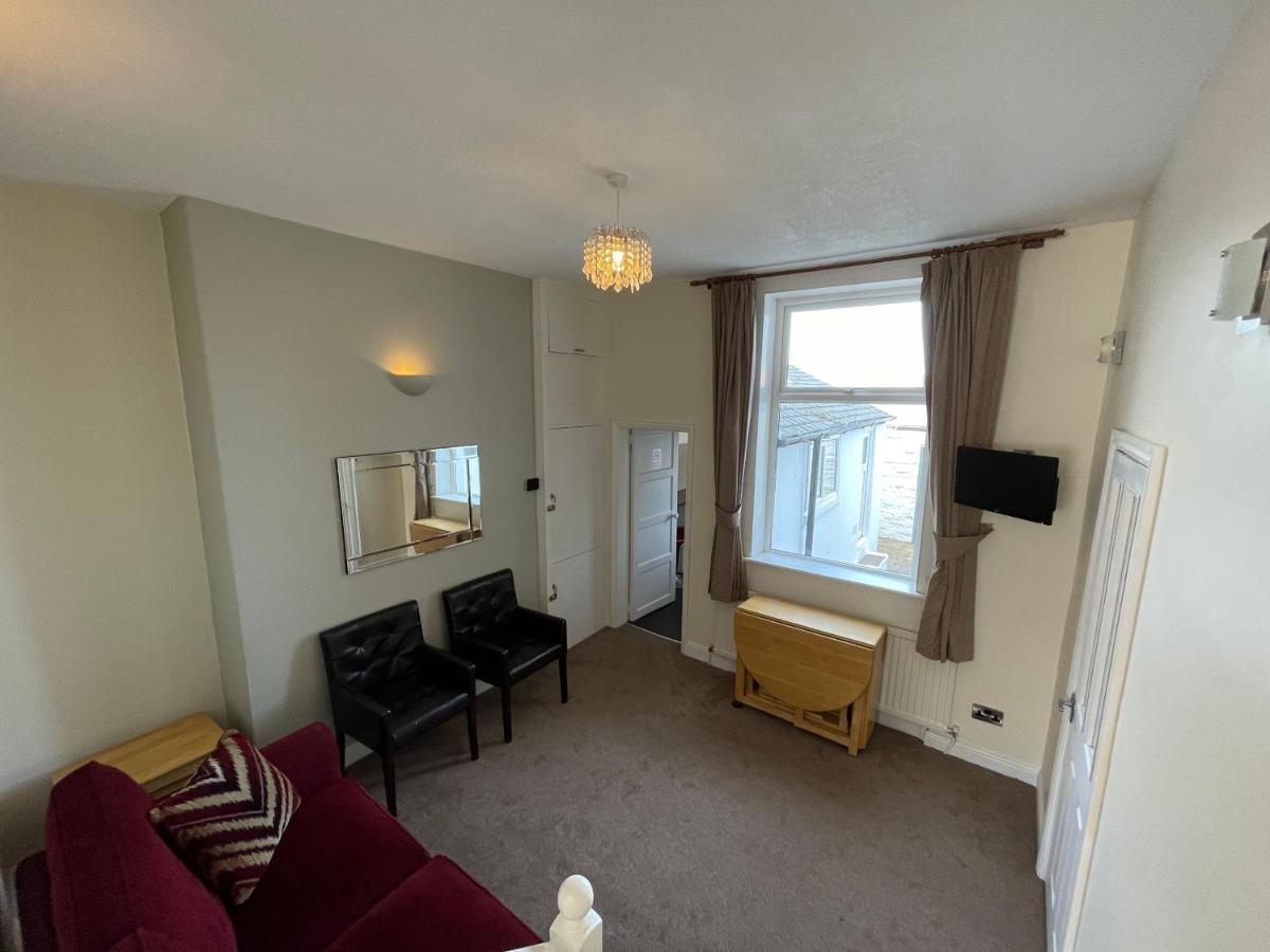 45 The Square Holiday Apartments 스카버러 외부 사진